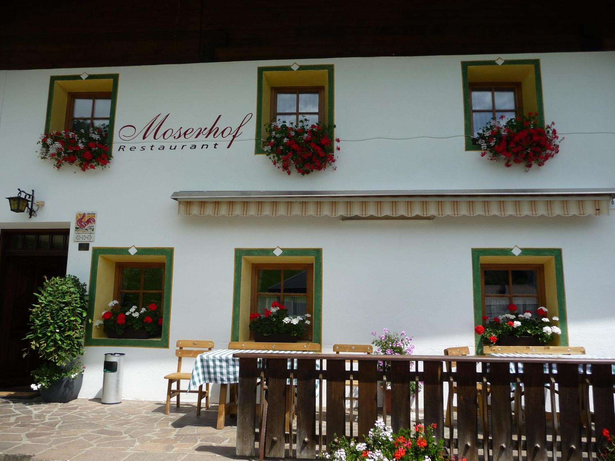 Berggasthaus Agritur Moserhof Браєс Екстер'єр фото